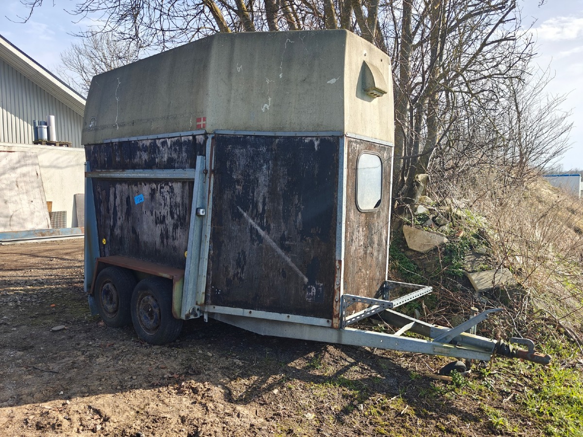 Brenderup hestetrailer. Model 1304. Totalvægt 1300 kg. Veteran. 1. Reg 1984