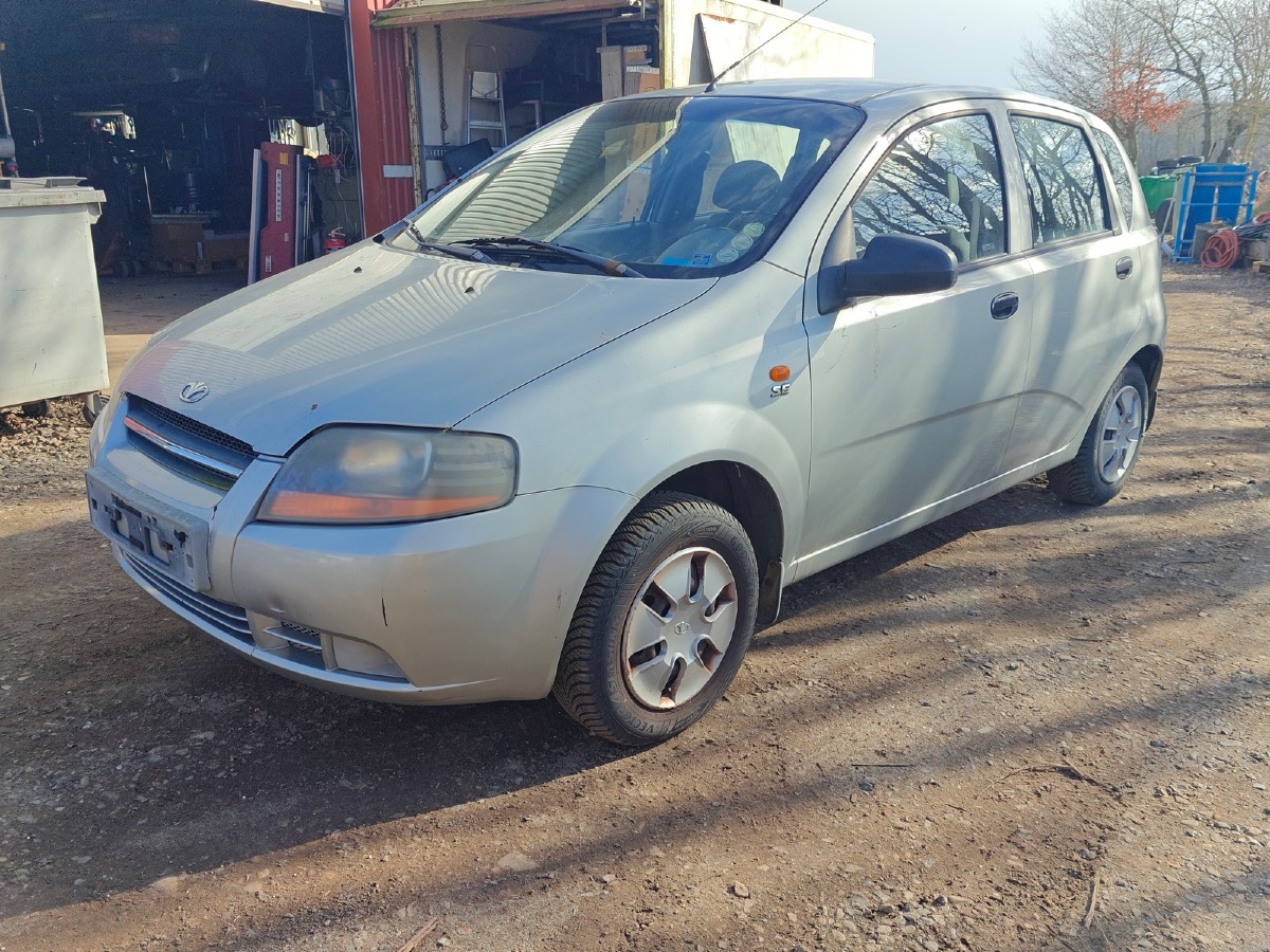 Dauweo Kalos. 1.4. 1. reg 11/2004. Sidste reg nr: BX 48098. Uden pl. Ed papirer.