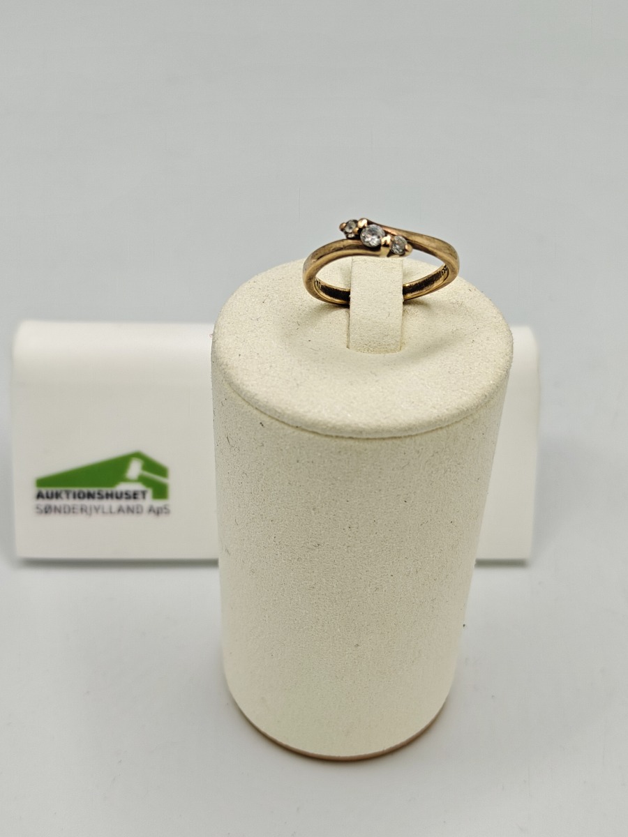 Guldring 8 karat med similisten