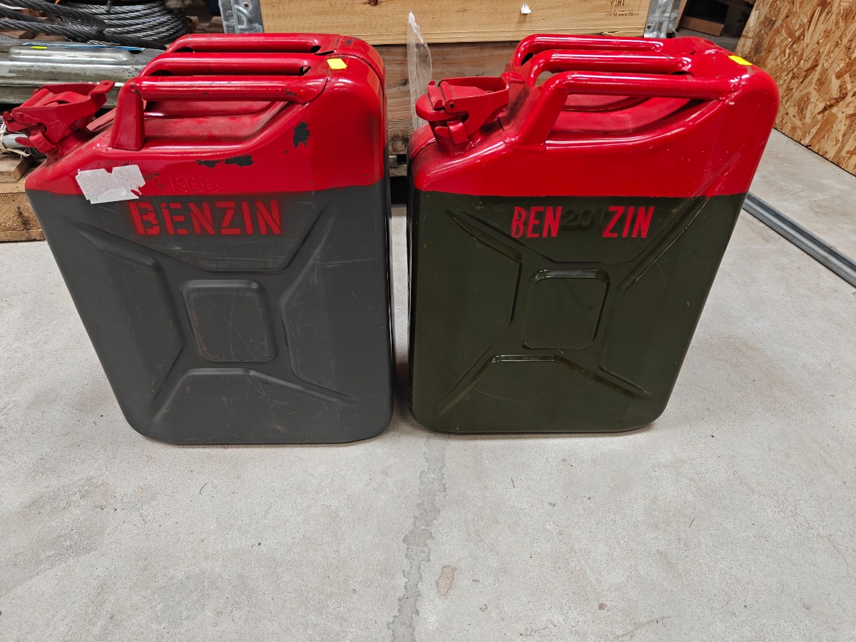 Jerry cans (2)