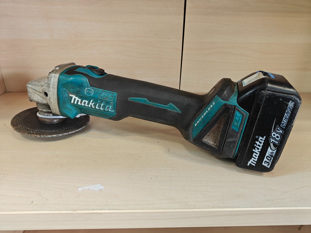 Makita DGA506 Aku vinkelsliber