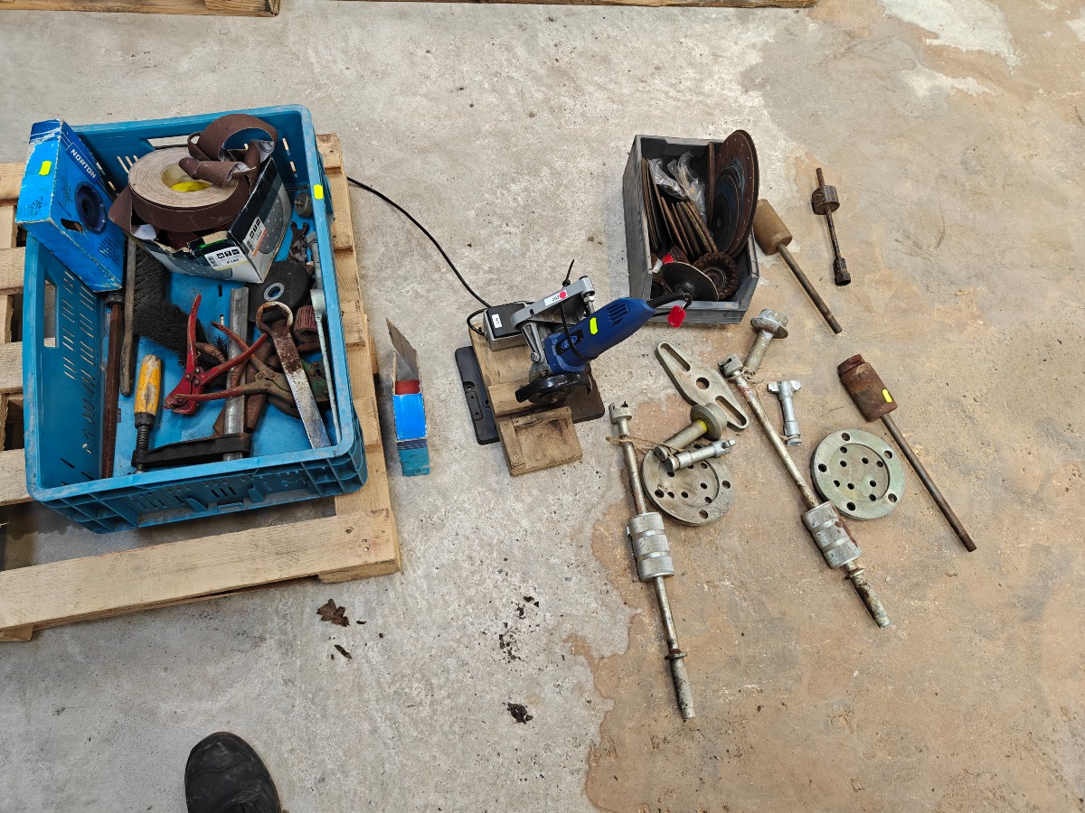 Vinkelsliber på stativ & div glidehamre