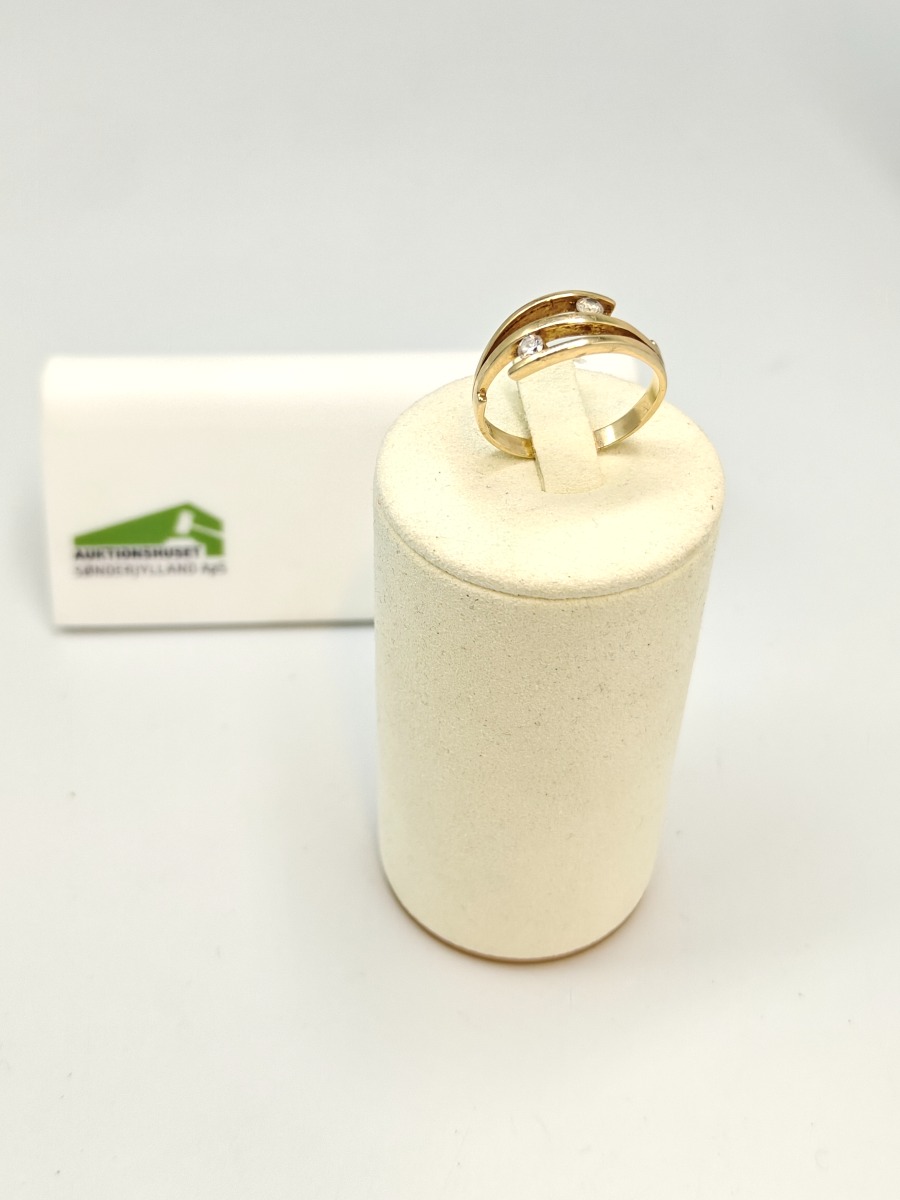 Guldring 14 karat med 2 similisten