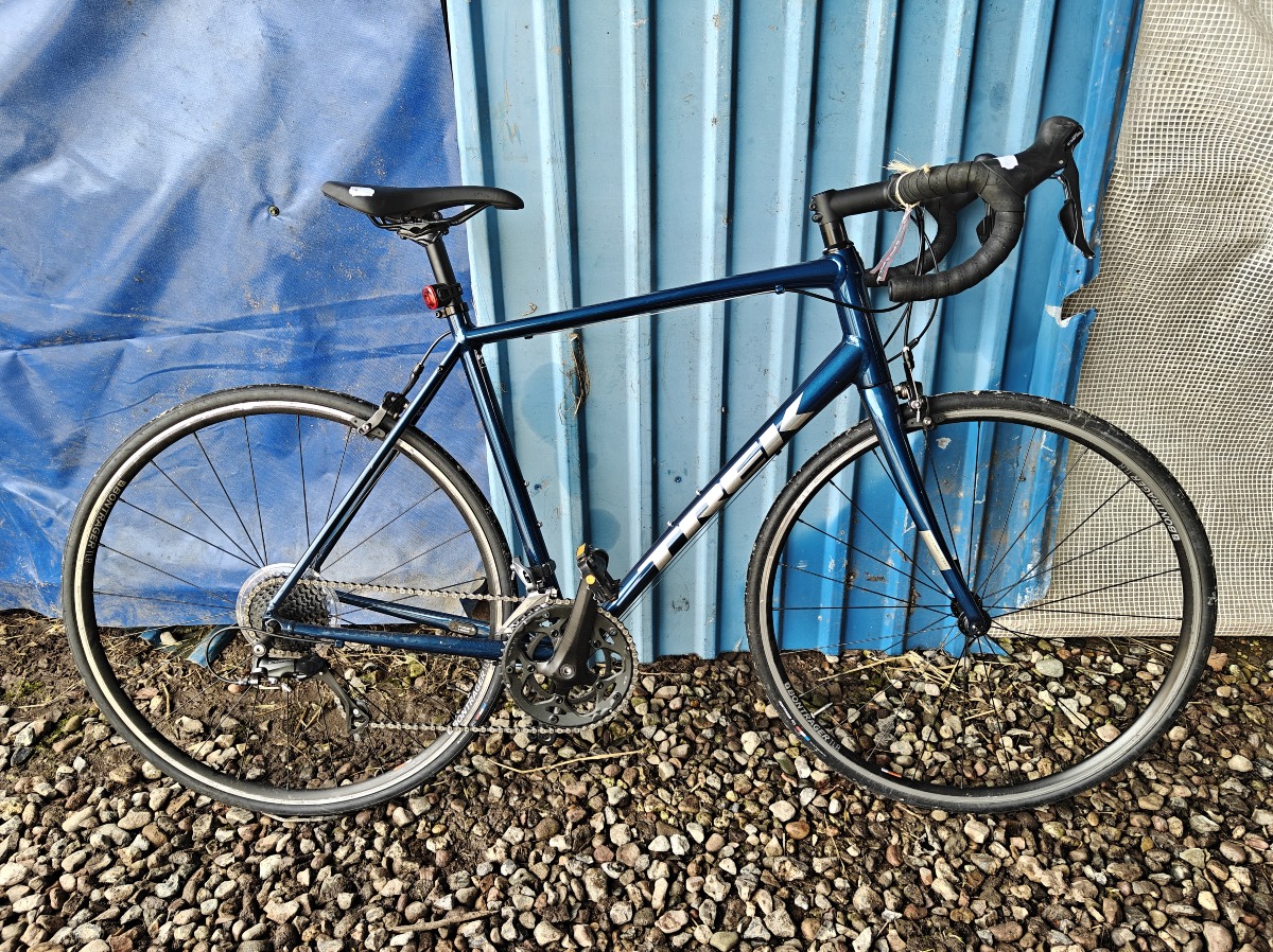 Trek Domane AL 2 racercykel