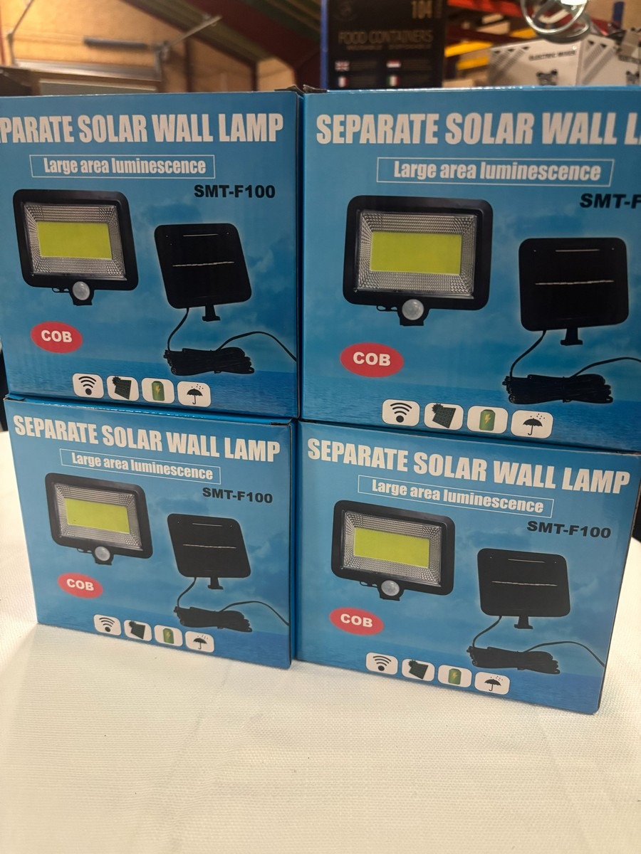 4 stk. Vægmonteret LED-lamper (Ubrugt)