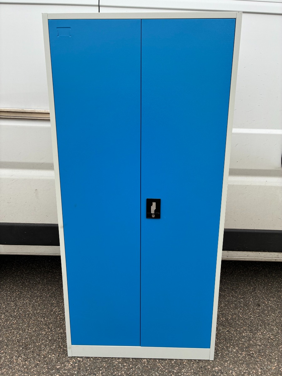 Stålskab. 180x85x39 cm (ubrugt)