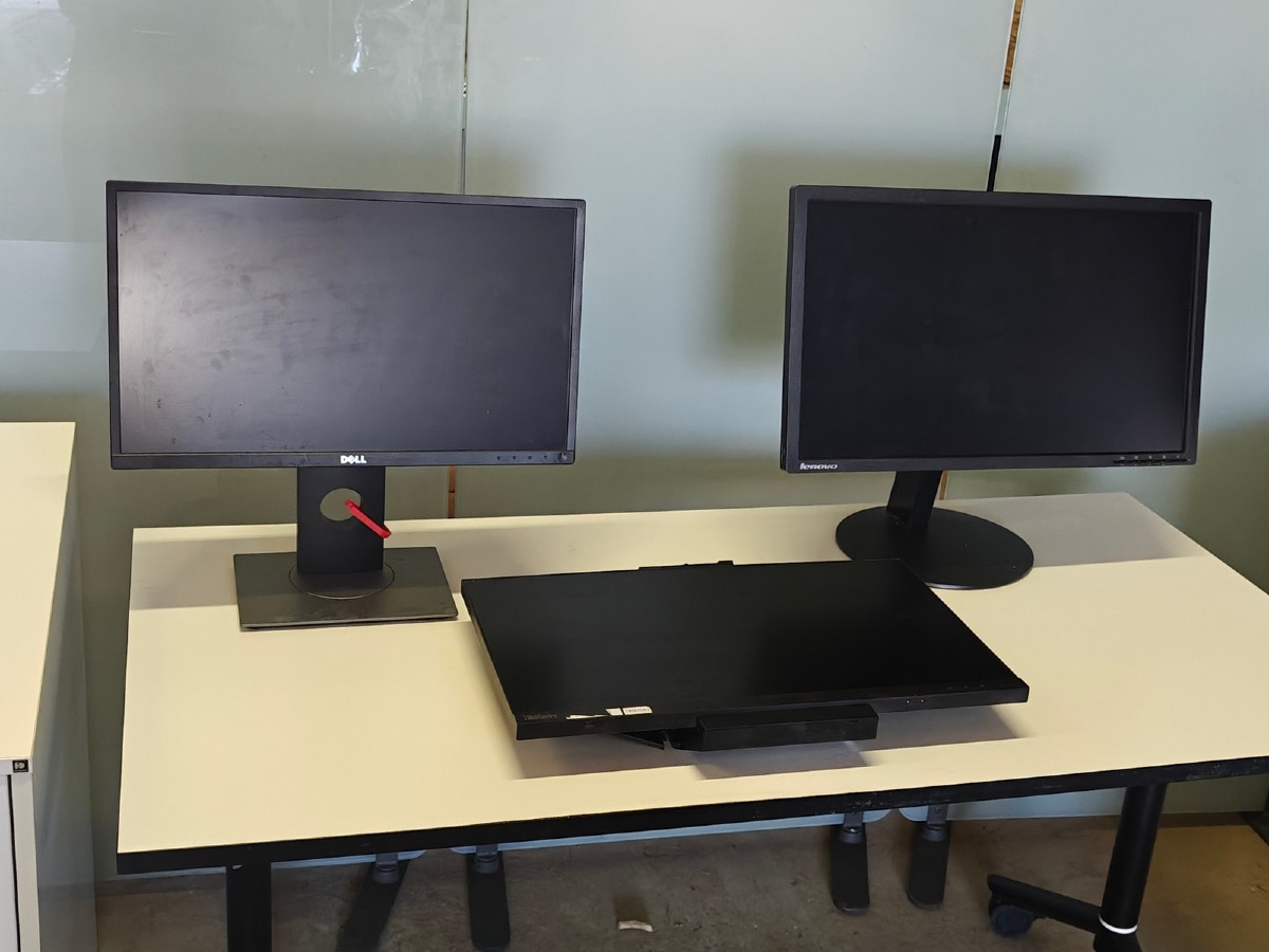 3 Monitorer. Lenovo & Dell