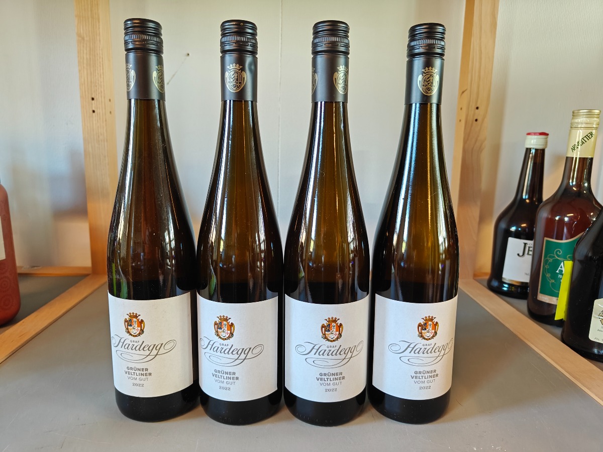 4 fl. Graf Hardegg Grüner Veltliner 2022 (4)