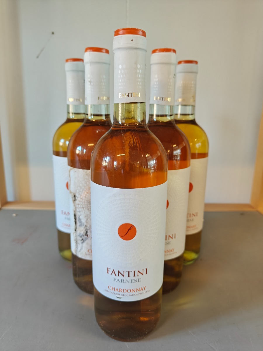 6 fl. Fantini Farnese Chardonnay 2015 (6)