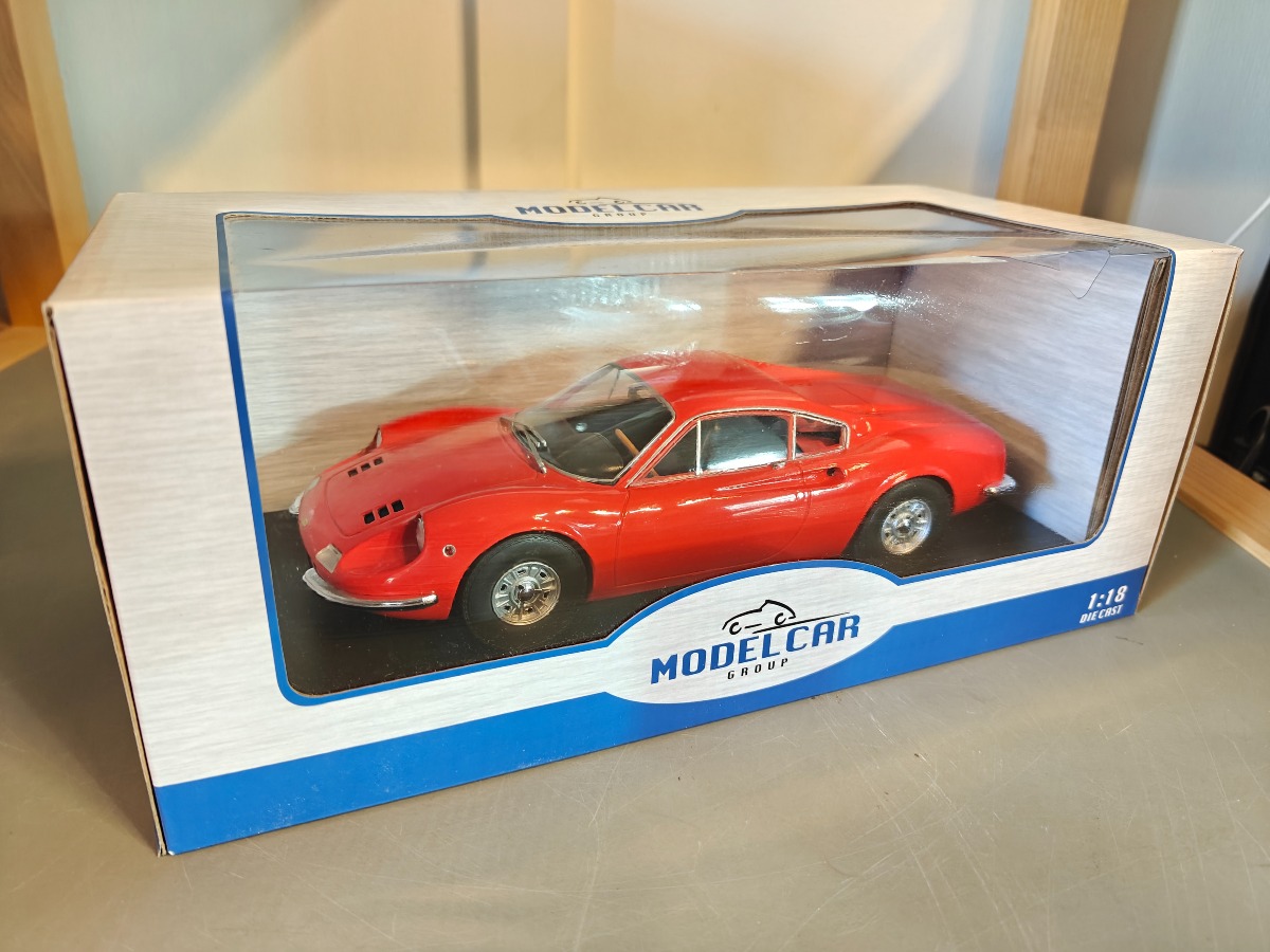 Model Car Group model af Ferrari Dino 246 GT Skala 1:18