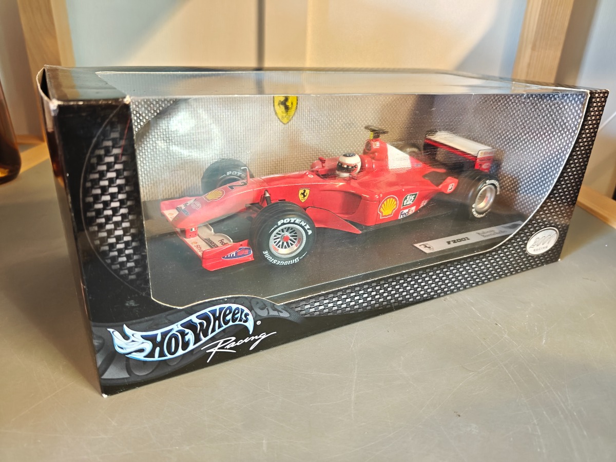 HotWheels model af Ferrari F2001 Skala 1:18