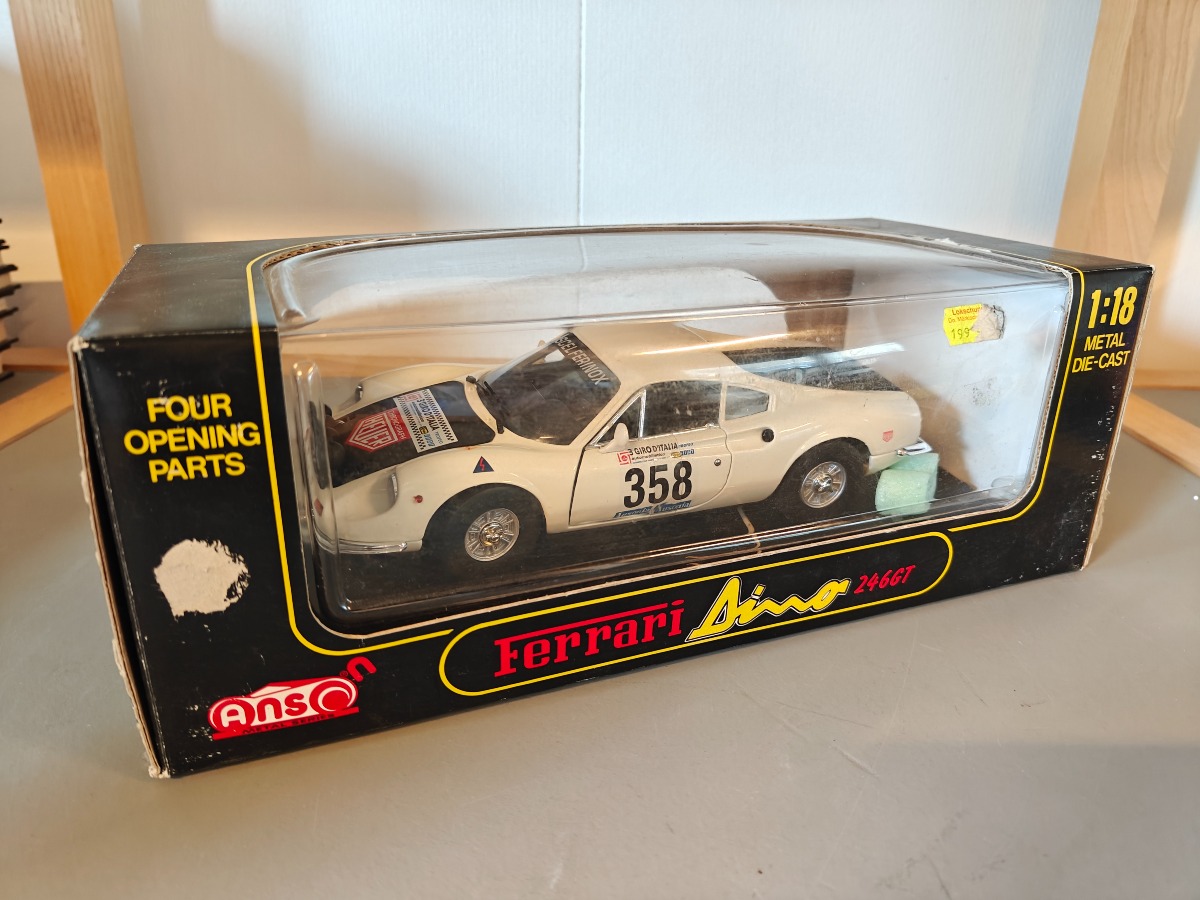 Anson model af Ferrari Dino 246 GT Skala 1:18