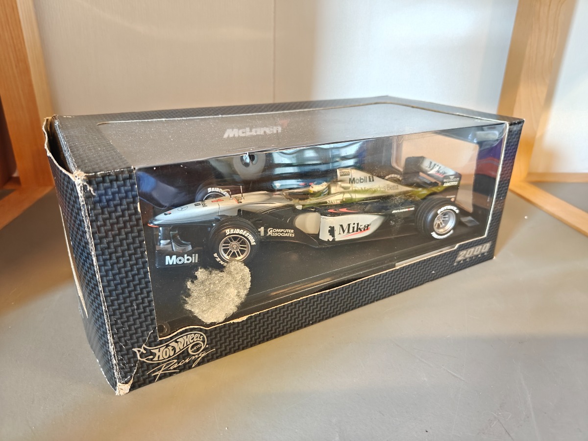 HotWheels model af McLaren F1 Skala 1:18