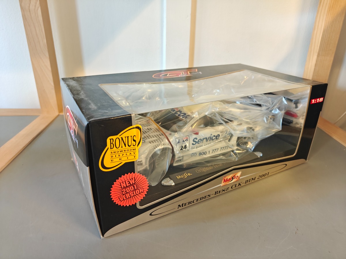 Maisto model af Mercedes Benz CLK DTM 2001 Skala 1:18