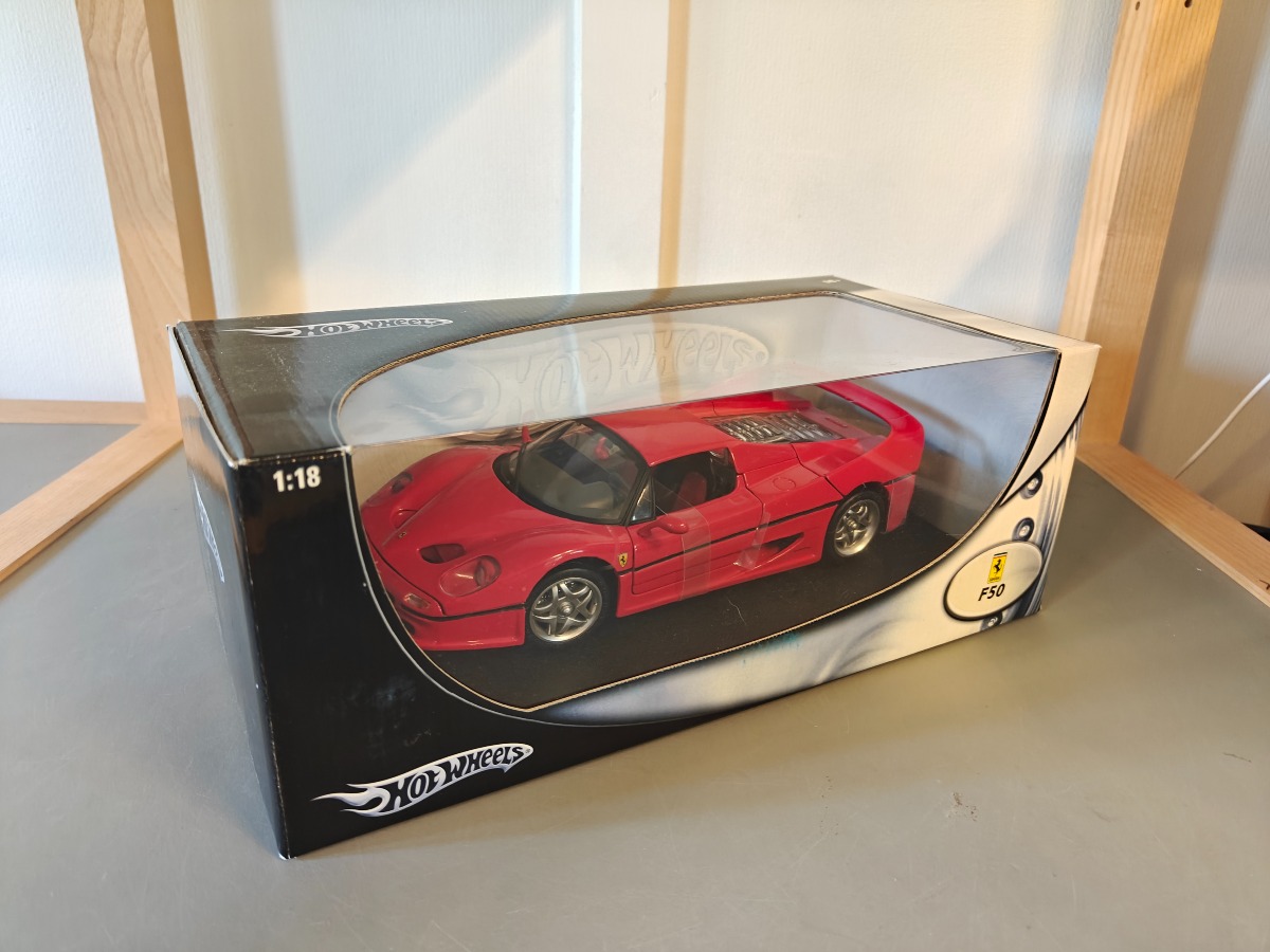 HotWheels model af Ferrari F50 Skala 1:18
