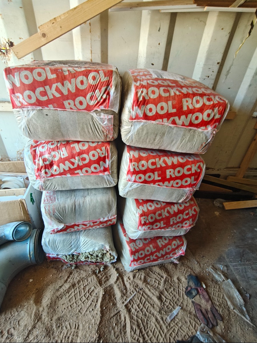8 sække Rockwool hulmurs isolering