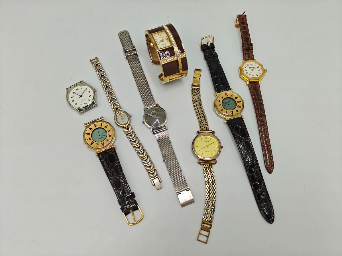 Samling af dameure (8)