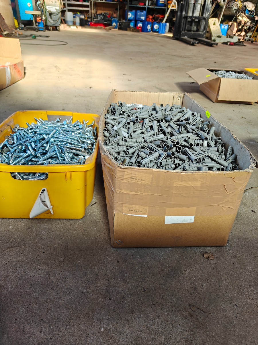 Parti franske skruer  & ravplugs