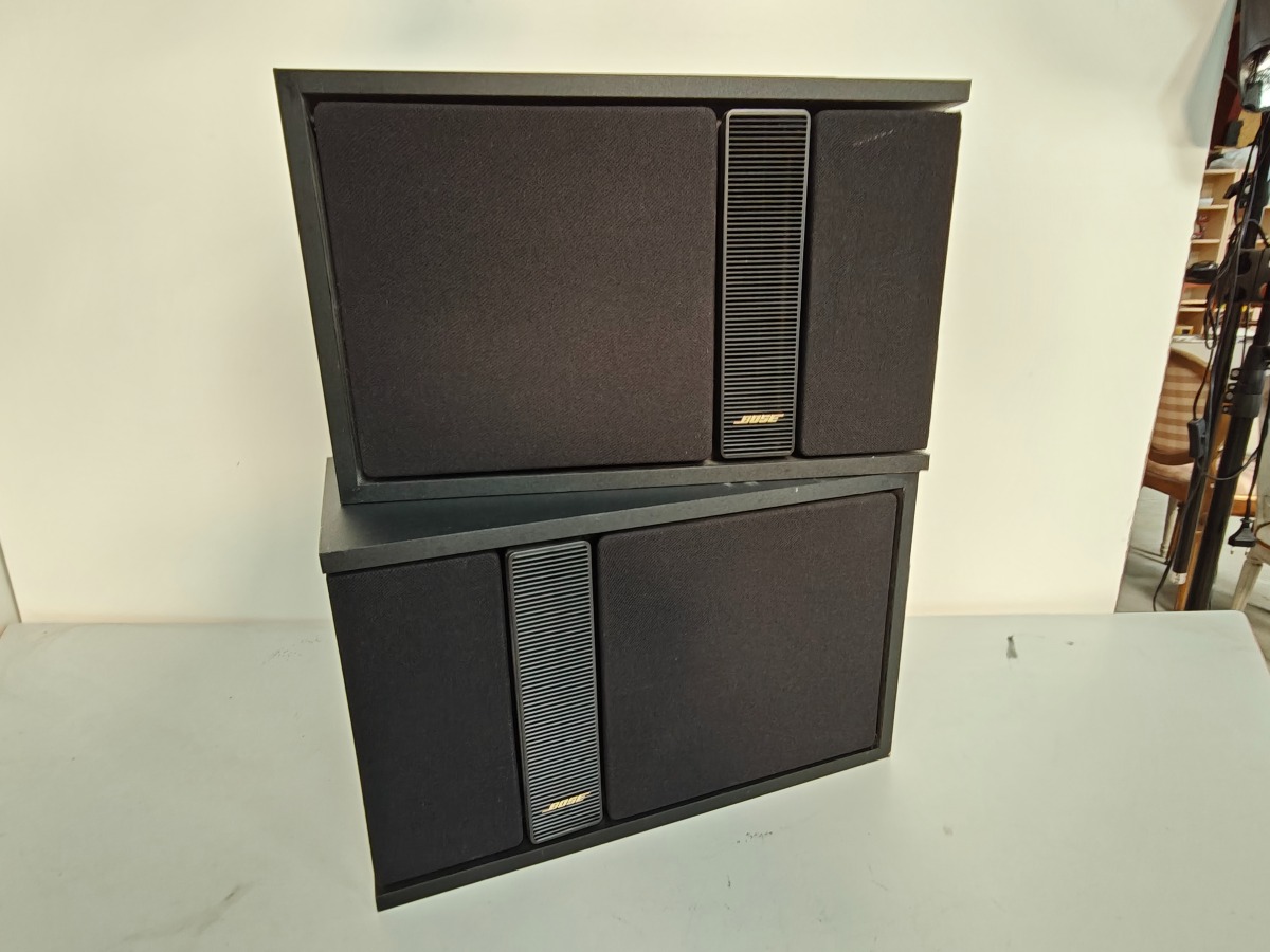 2 Bose 301 Series II højttalere