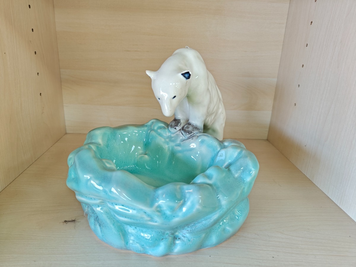 Ditmar Urbach. Figurgruppe med isbjørn 