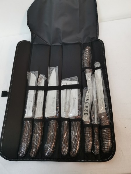 Royal Swiss knivsæt med brun skaft, 9 dele.