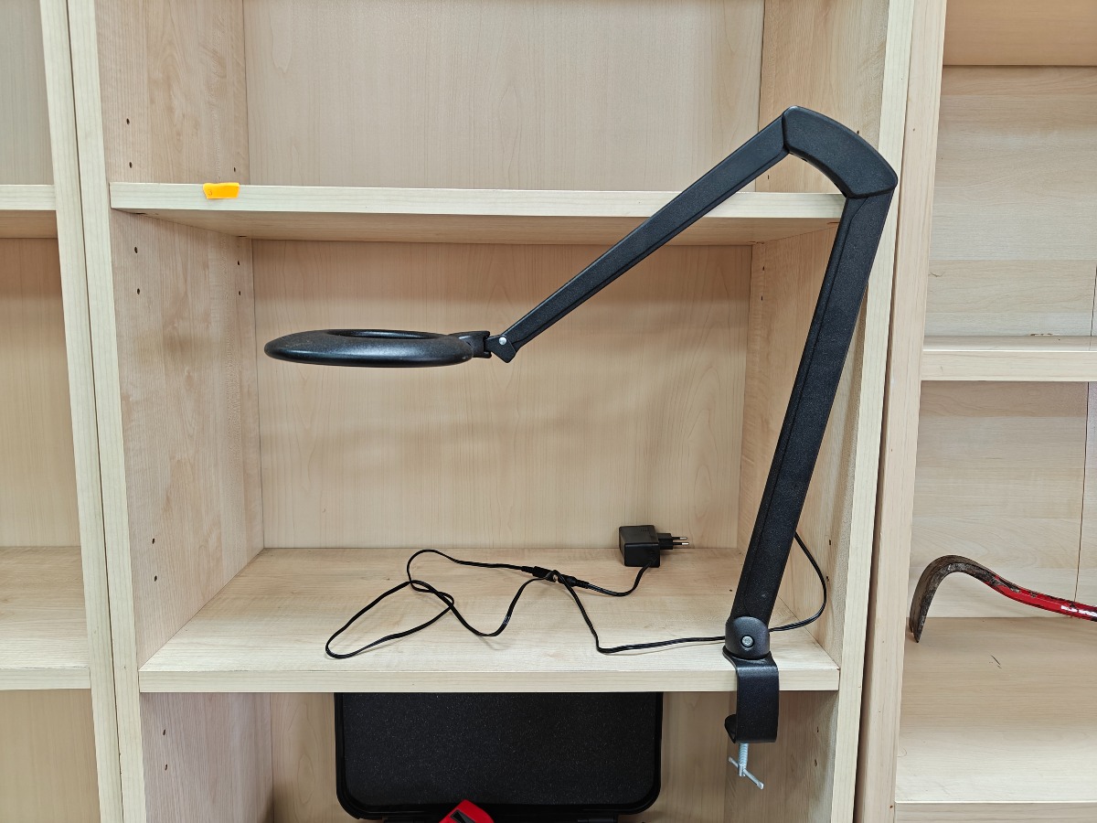 Luxo Ovelo bordlampe