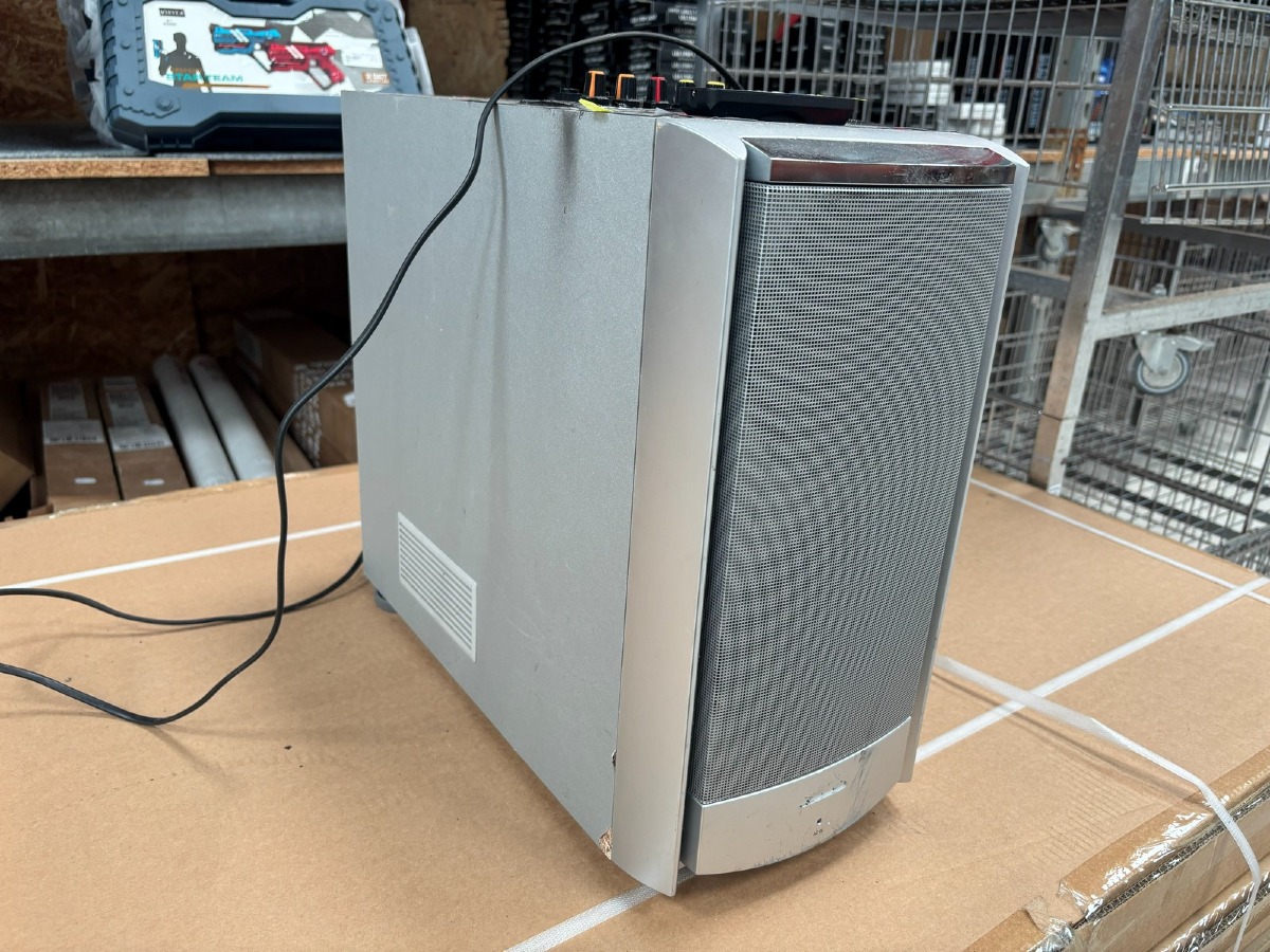 Højttaler/subwoofer med indbygget forstærker