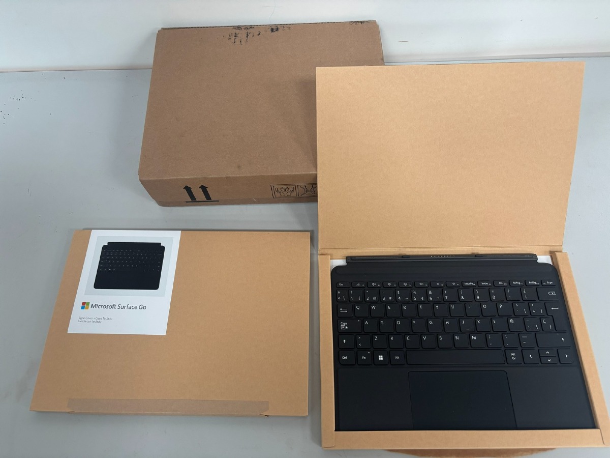 7 stk. Microsoft Surface Go Type Cover – Nyt (Bemærk: på spansk)