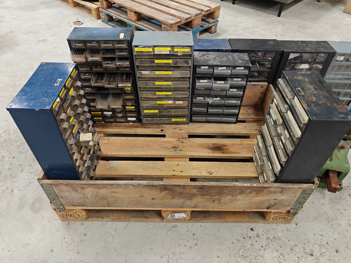 Parti sortimentreoler med indhold