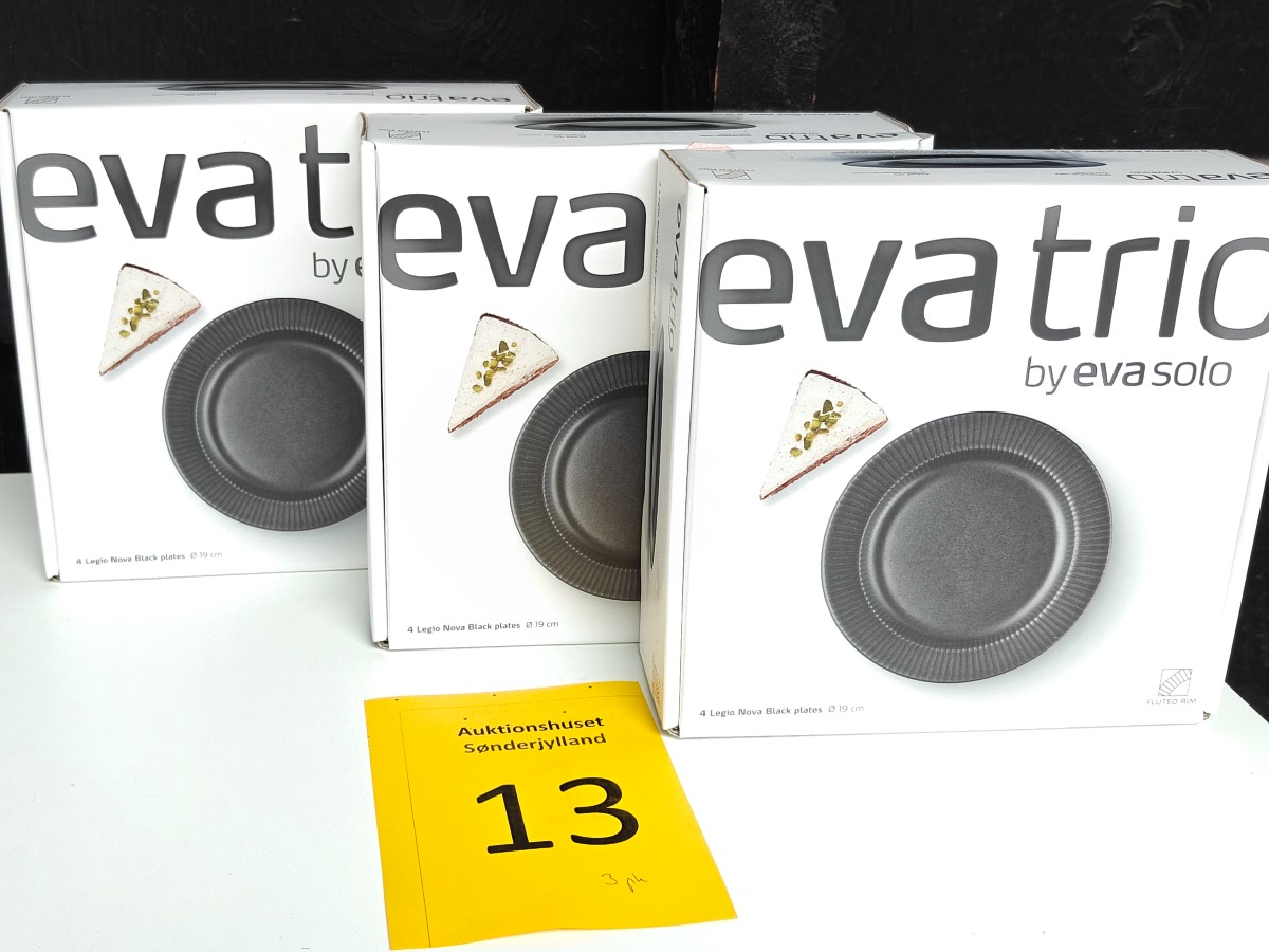 Eva Trio Legio Black. 19 cm.  (3)