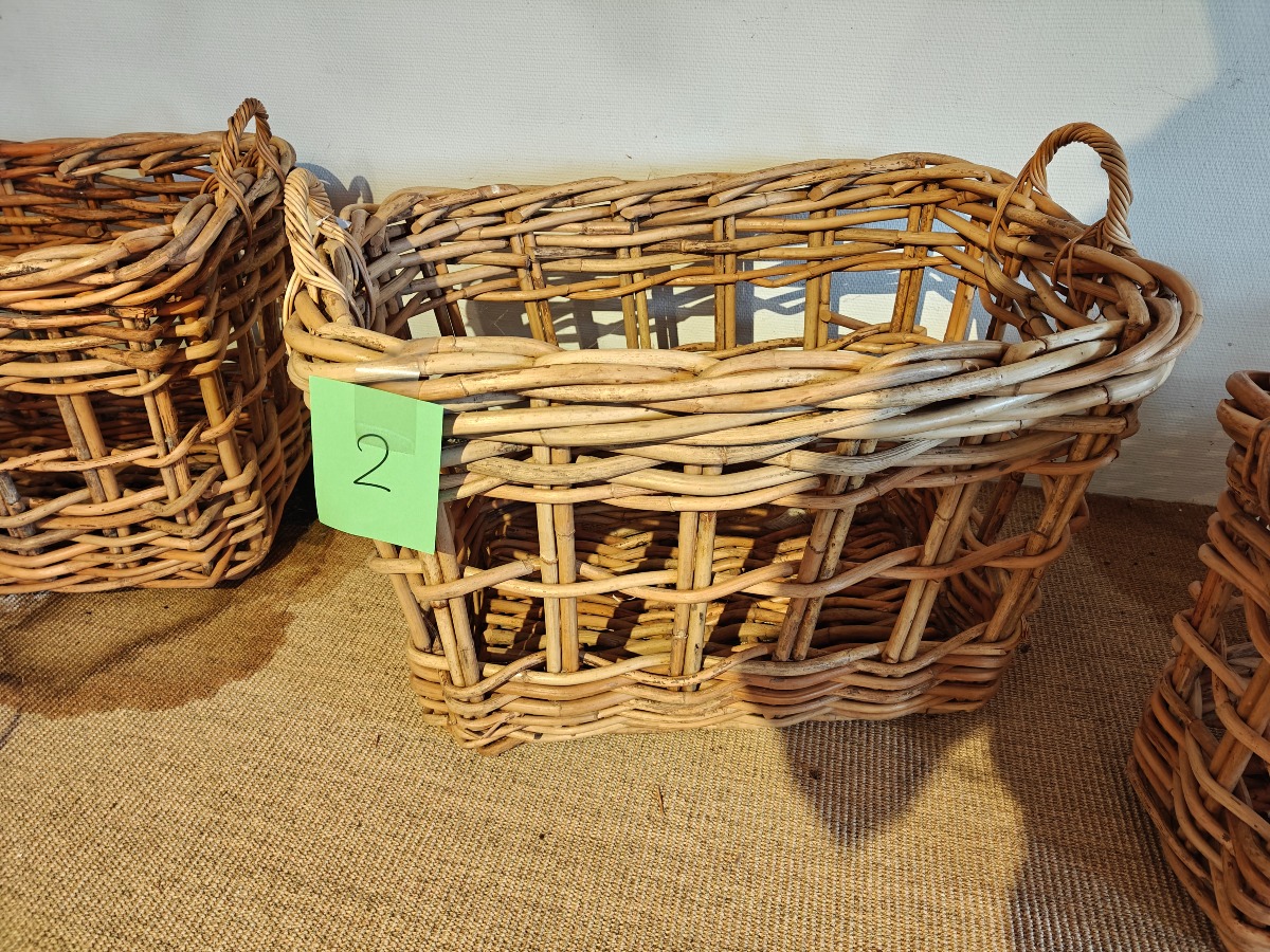 Stor fletkurv i kraftig flet