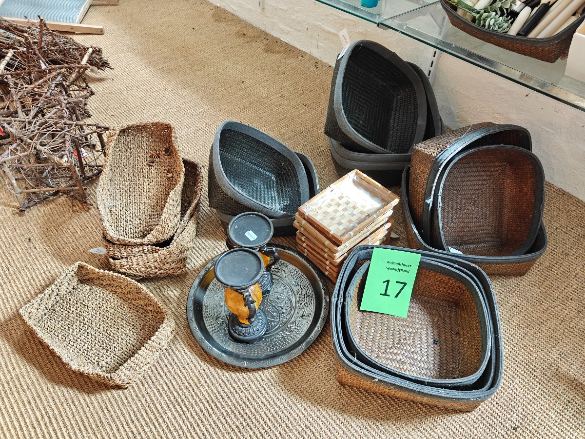 Samling af forskellige kurve o.a. 