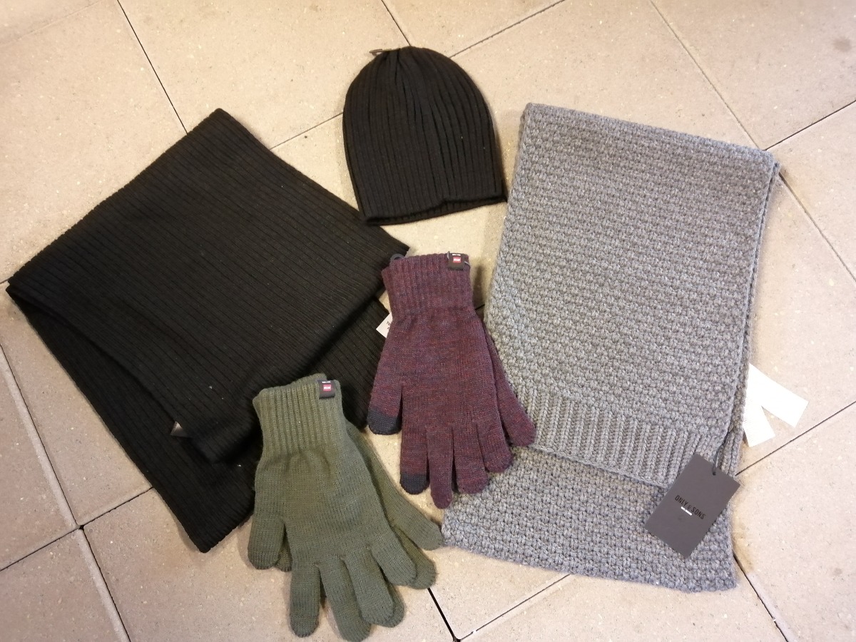 Hue, handsker & halstørklæder 