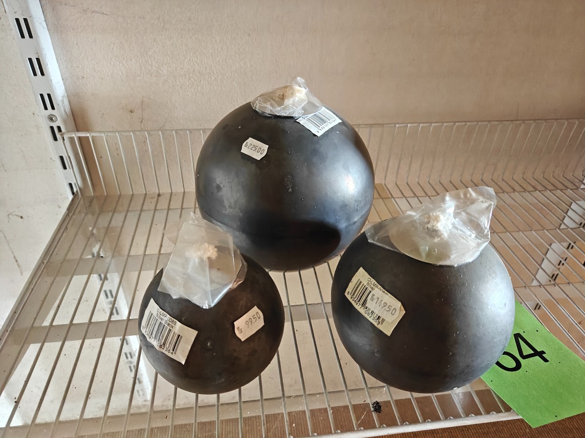 3 kugleformede olielamper