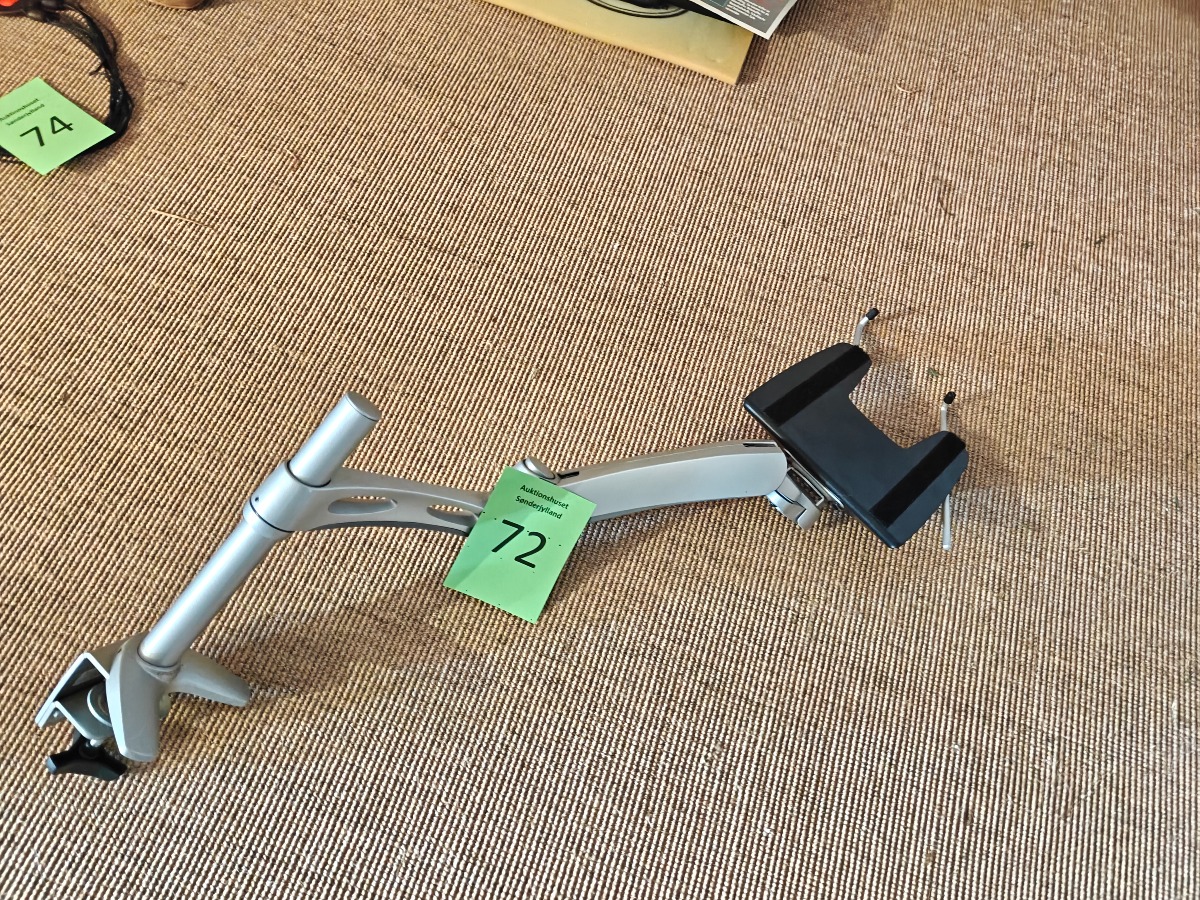 Skærmarm til monitor. 