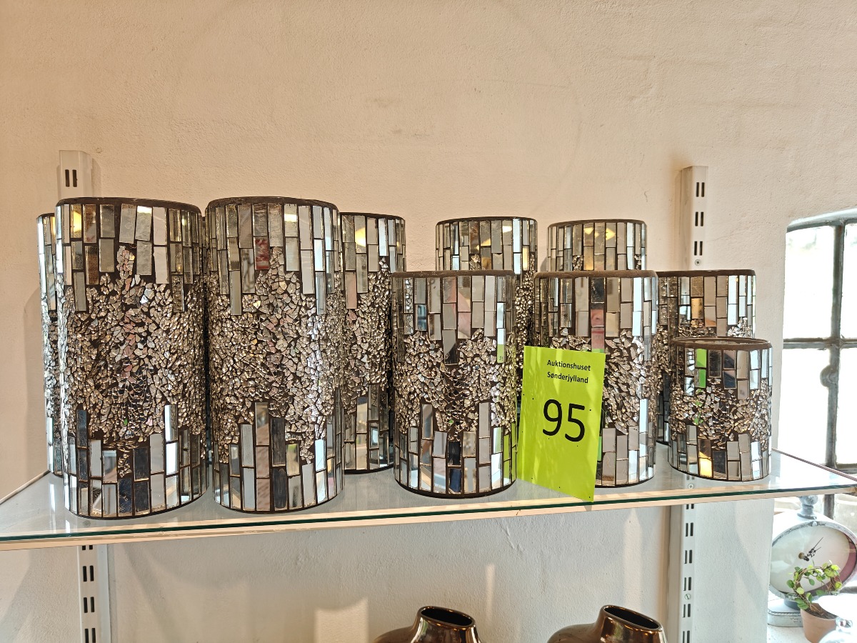 Cylindervaser eller stager med glasmosaik