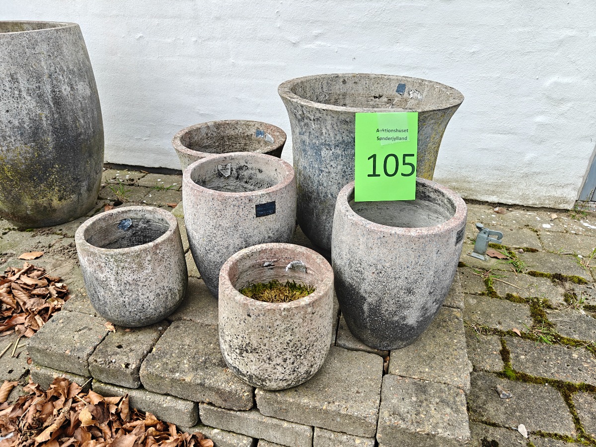 Forskellige krukker i fiberbeton