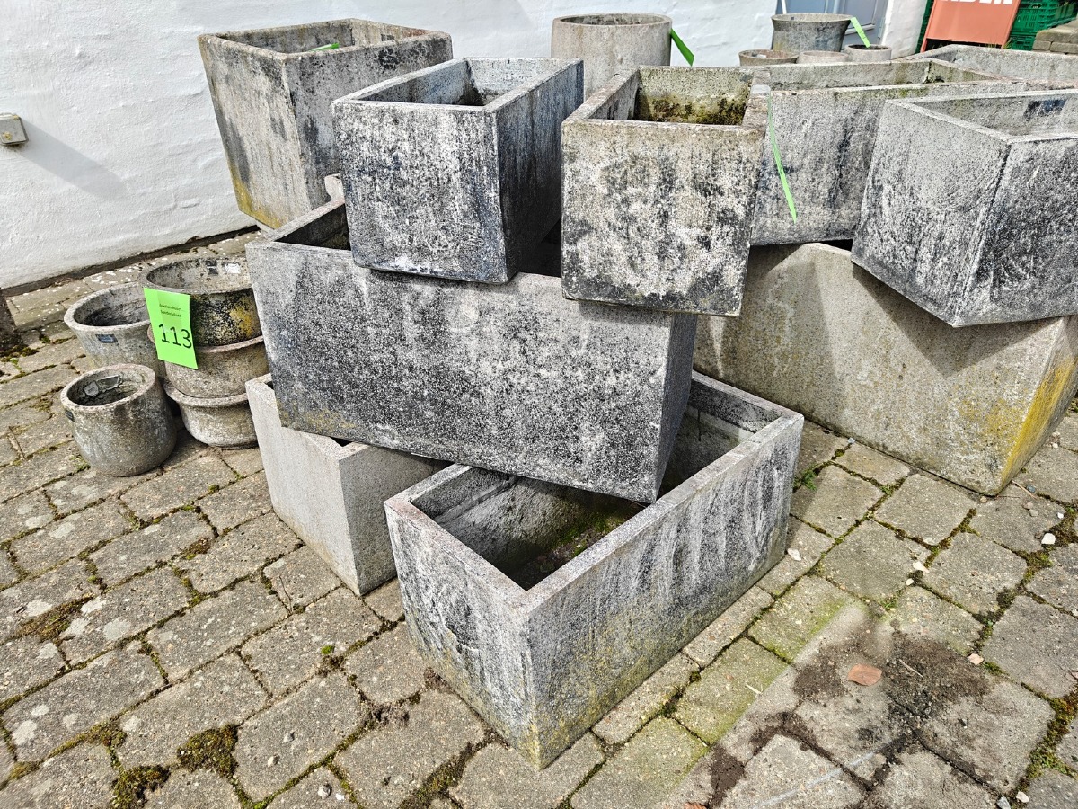 4 rektangulære krukker af fiberbeton