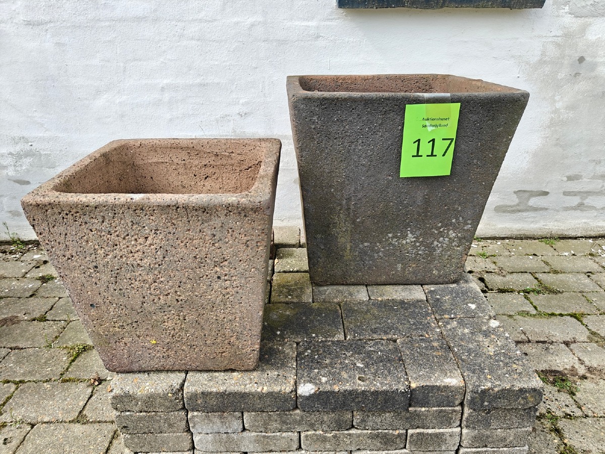 2 krukker i tilspidset form