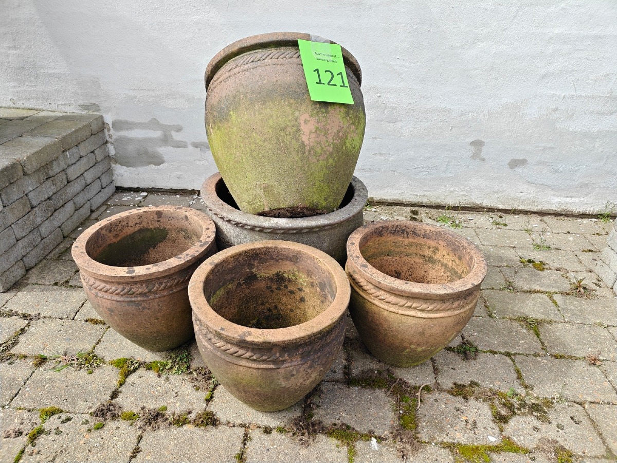 5 terracottakrukker