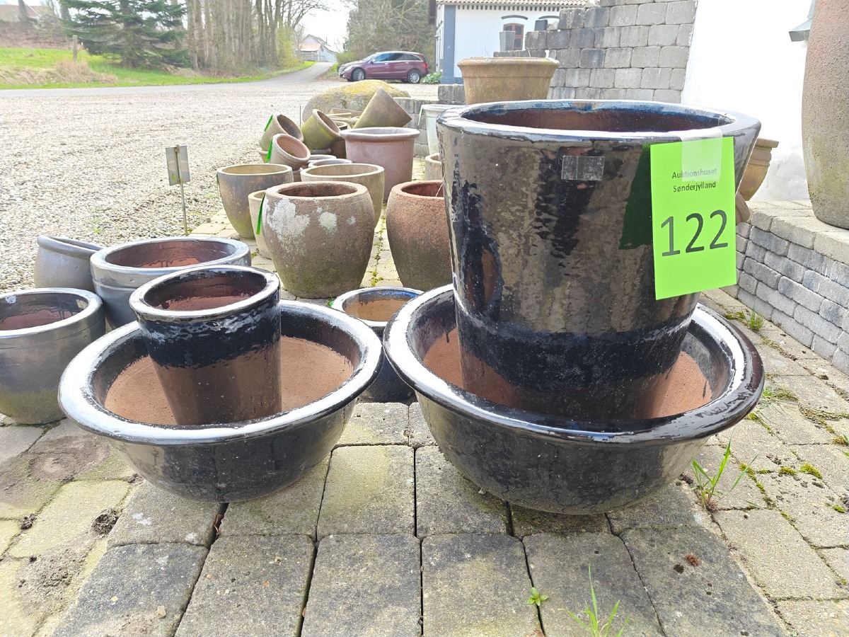 Krukker med sort/blå glasur