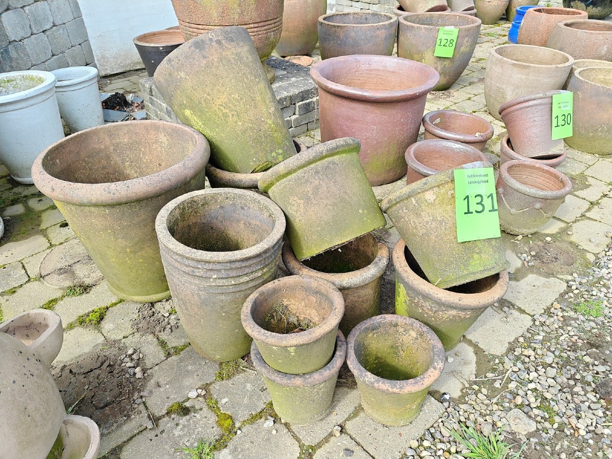 Stort parti terracottakrukker