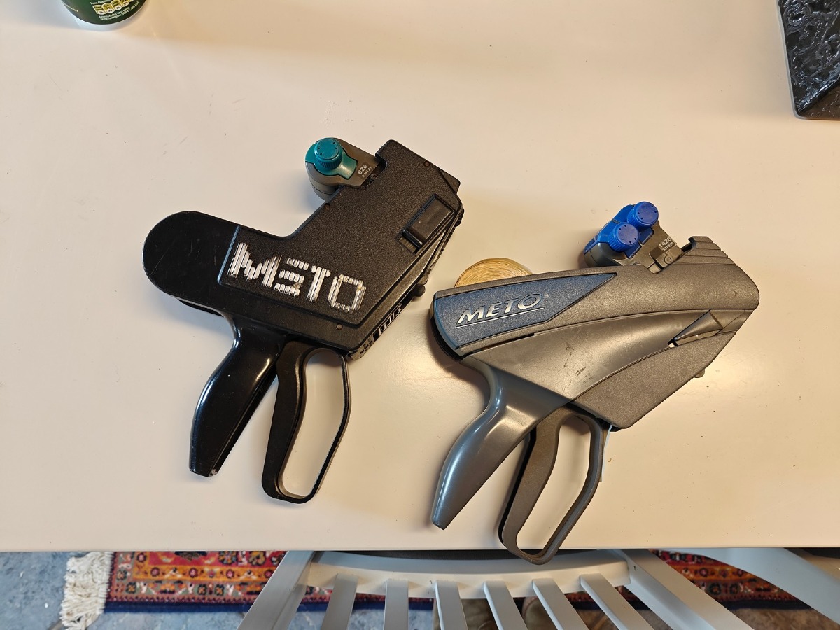 2 METO prismærkepistoler