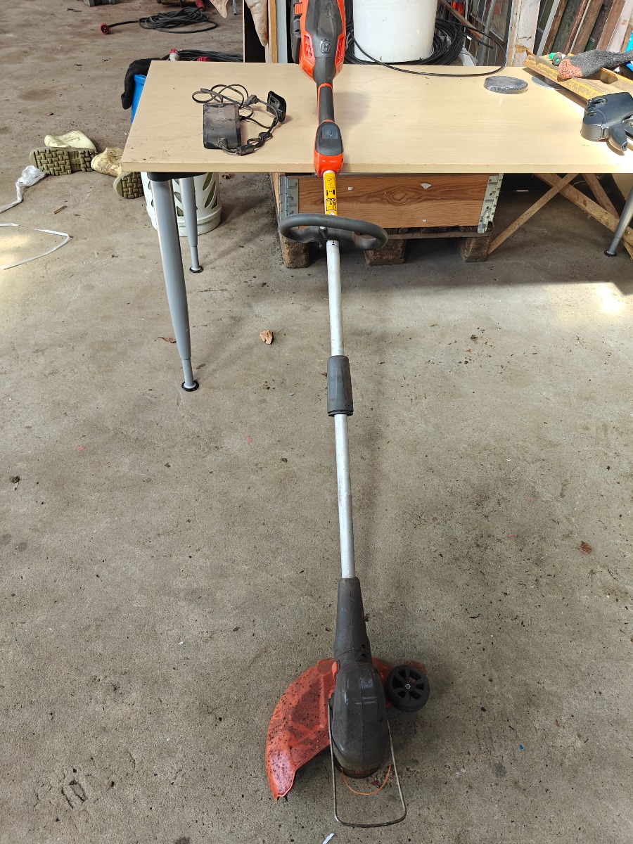 Husqvarna genopladelig græstrimmer