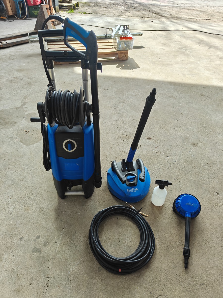 Nilfik højtryksrenser med slangrulle