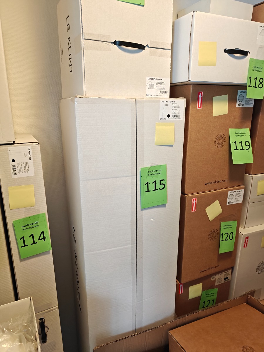 Le Klint Snowdrop standerlampe, sort