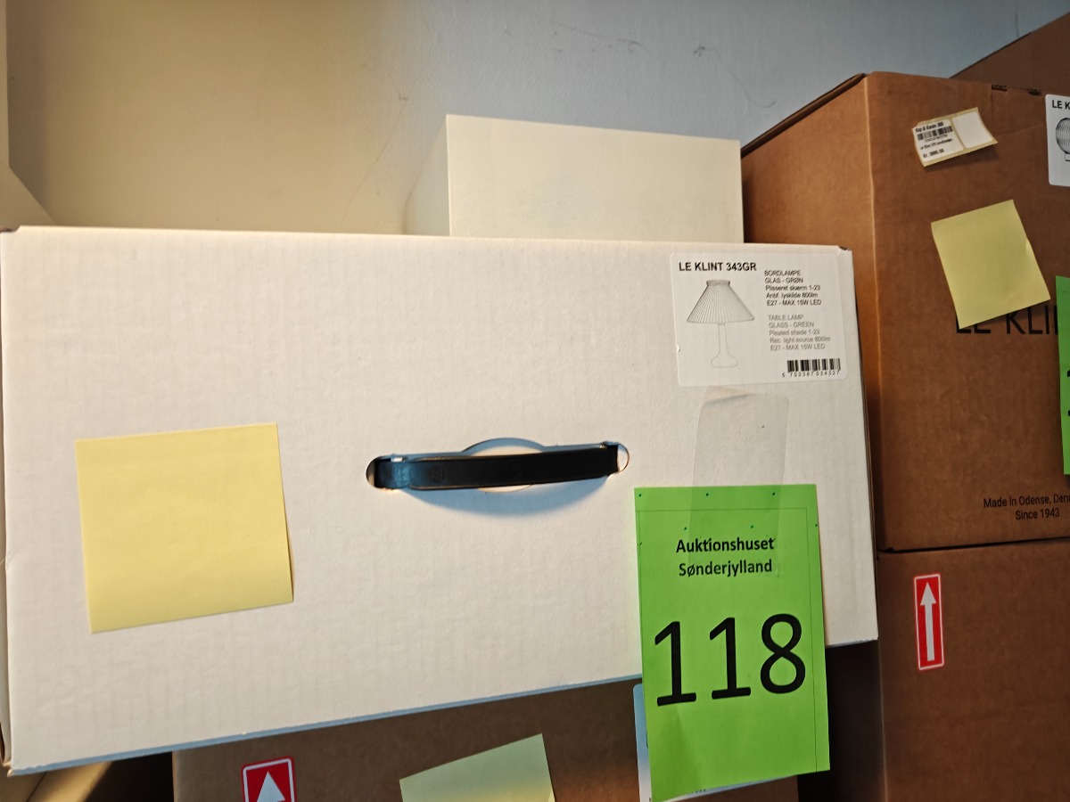 Le Klint bordlampe model 343, grøn