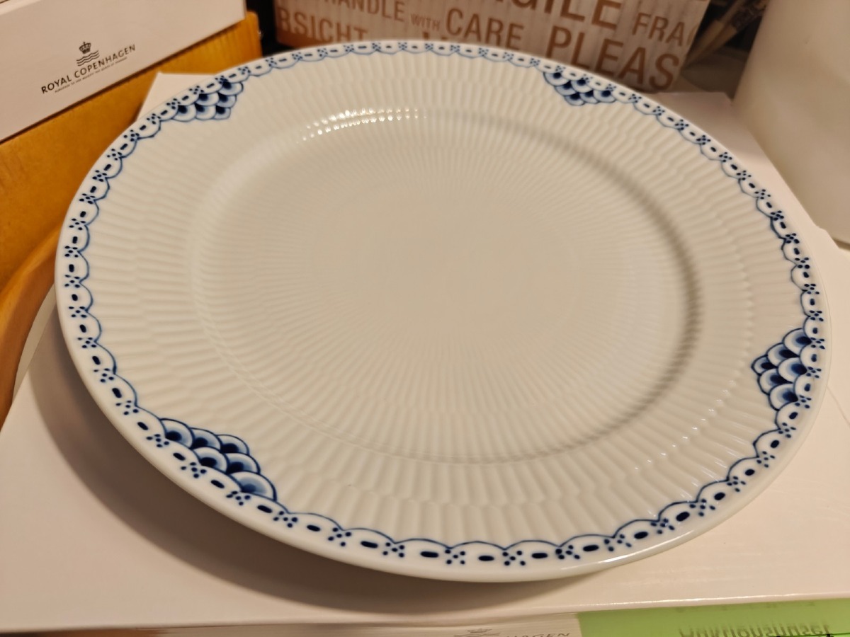 Royal Copenhagen, Prinsesse tallerkener 27 cm