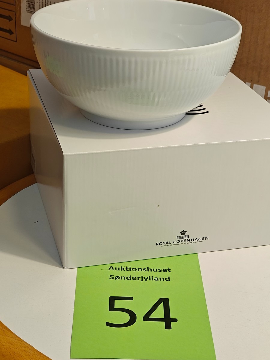 Royal Copenhagen, hvidt riflet skål 18 cm