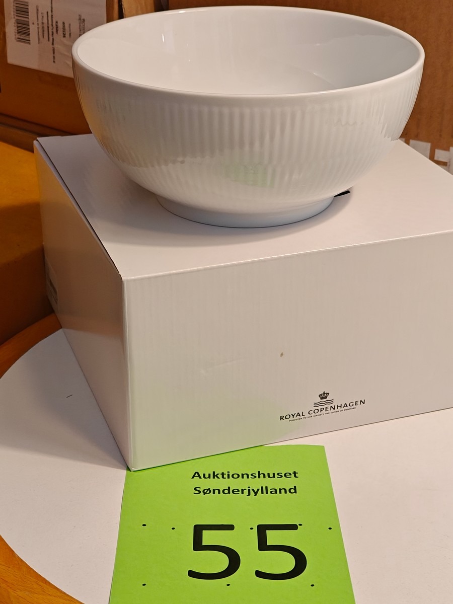 Royal Copenhagen, hvidt riflet skål 18 cm